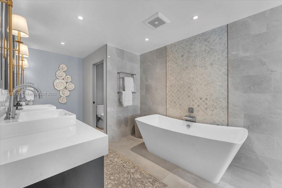 HOLLYWOOD - Residential