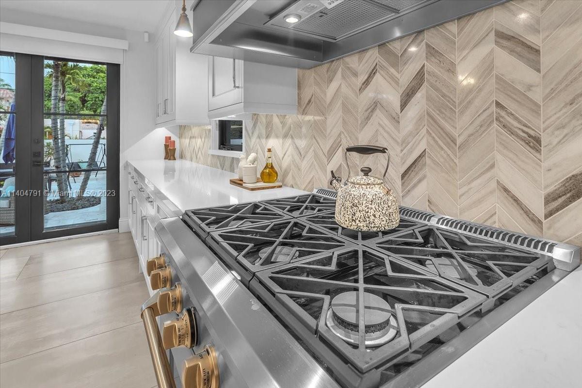 HOLLYWOOD - Residential