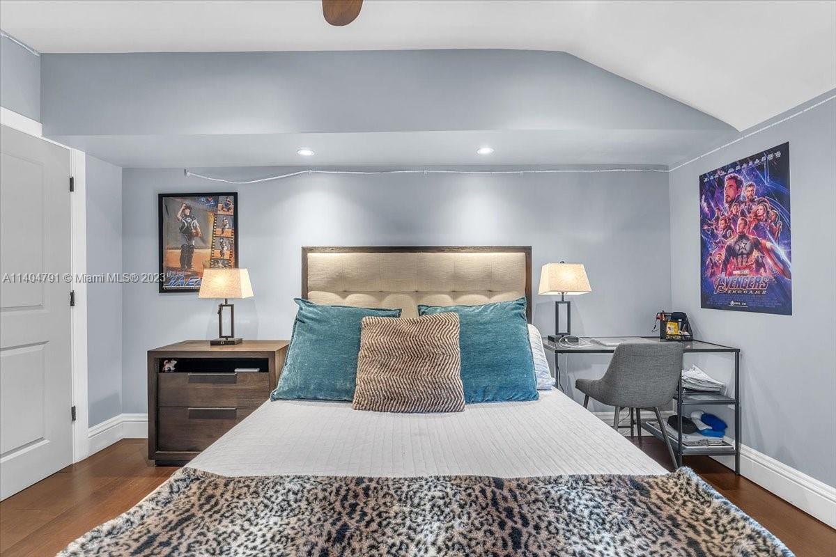 HOLLYWOOD - Residential