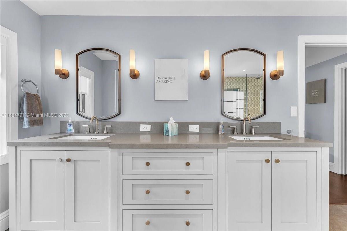 HOLLYWOOD - Residential