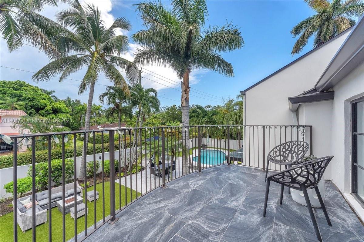 HOLLYWOOD - Residential