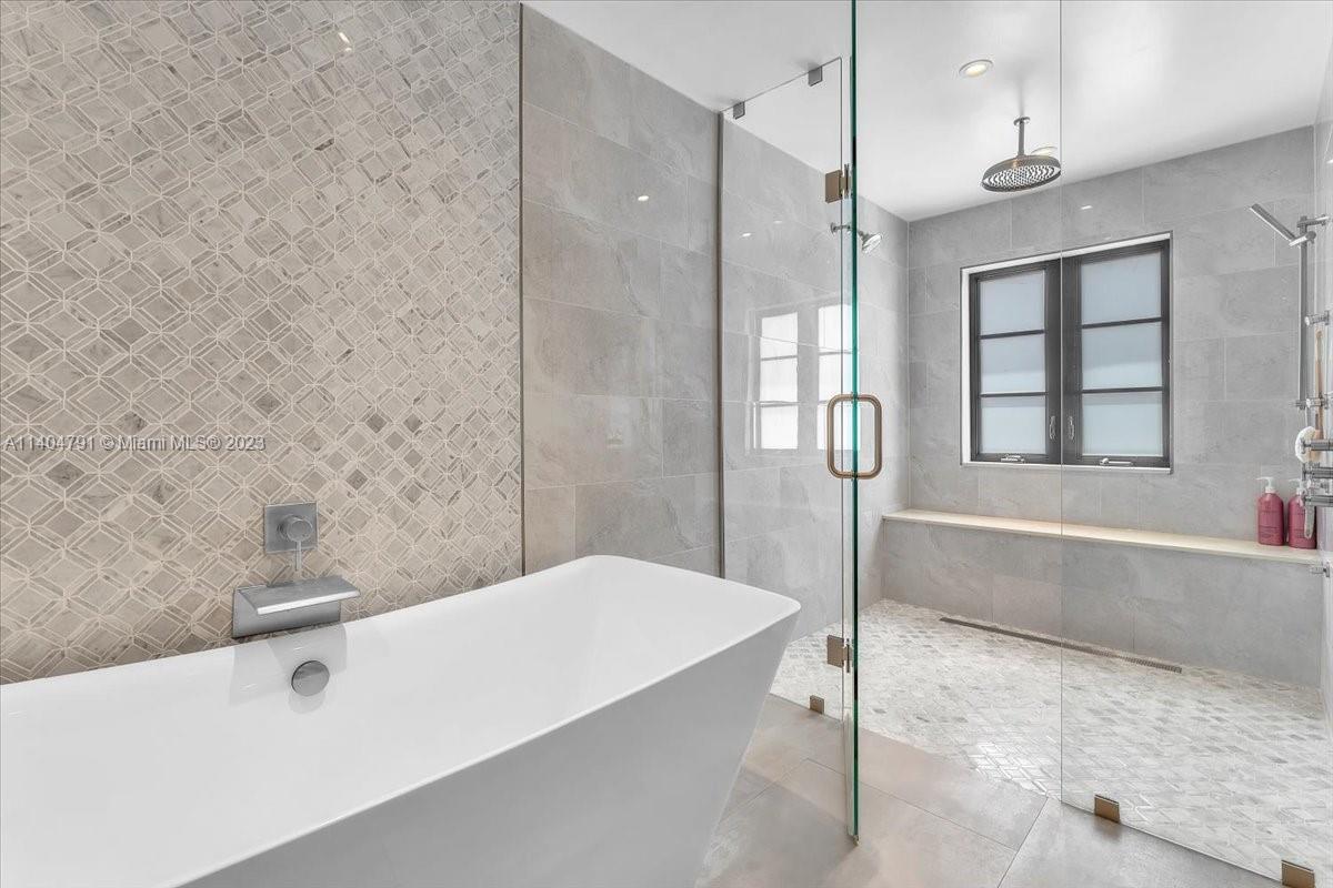 HOLLYWOOD - Residential