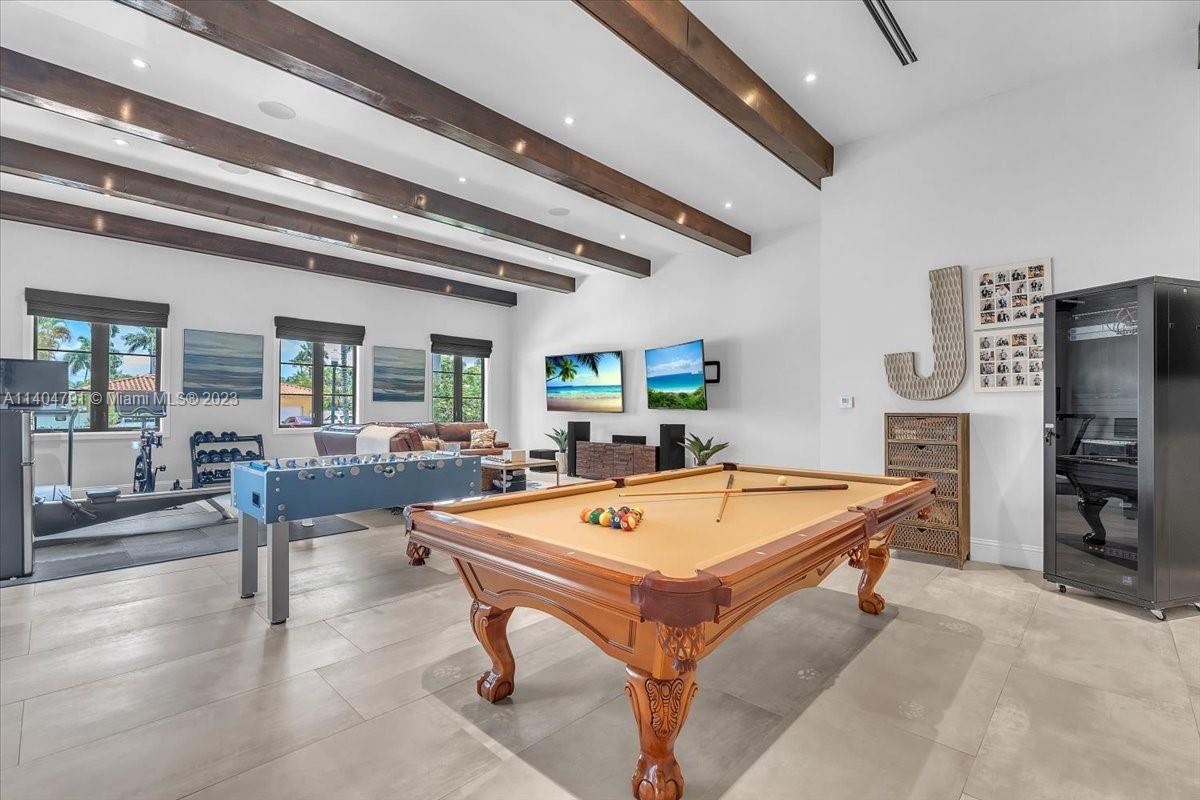 HOLLYWOOD - Residential