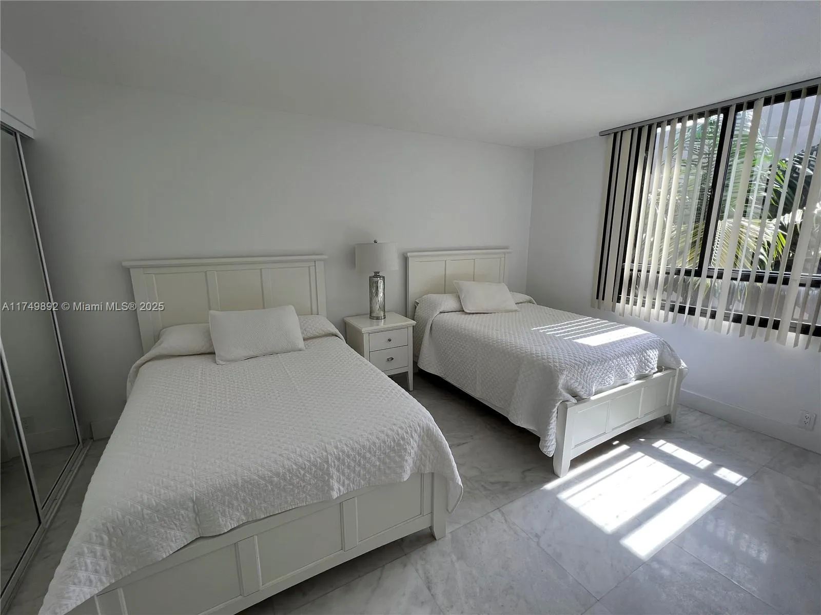 Key Biscayne, Florida 33149, United States, 2 Bedrooms Bedrooms, ,2 BathroomsBathrooms,Residential,Active,78332