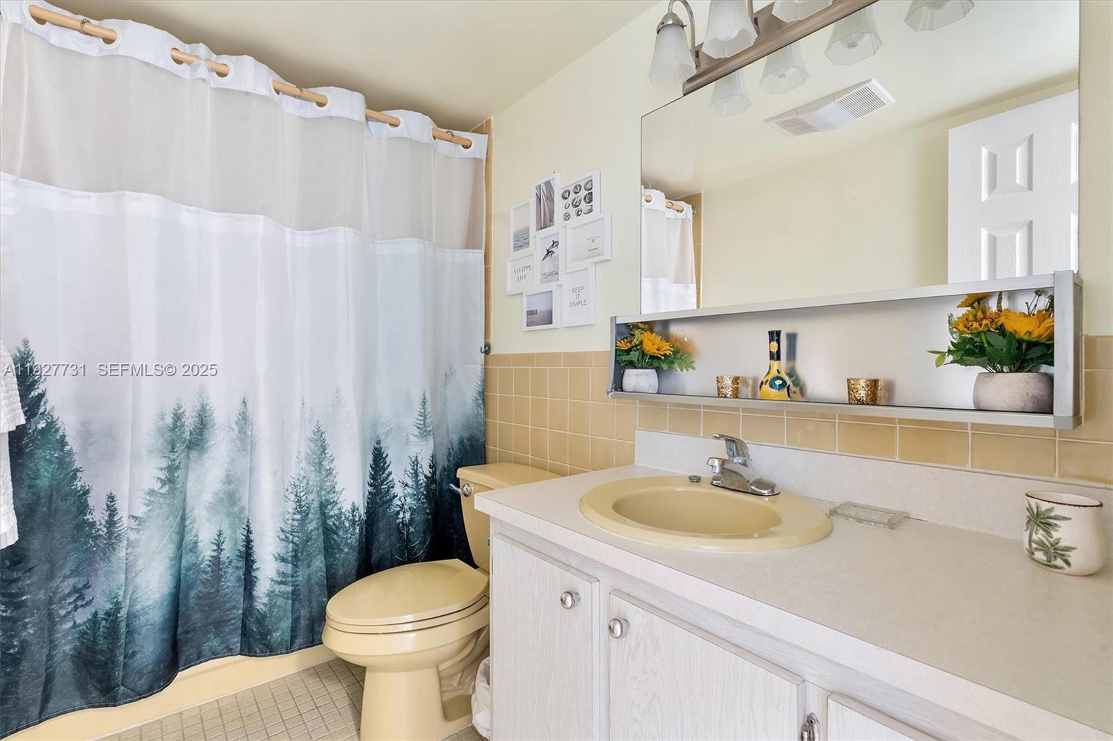 MEADOWBROOK LAKES CONDO - Residential