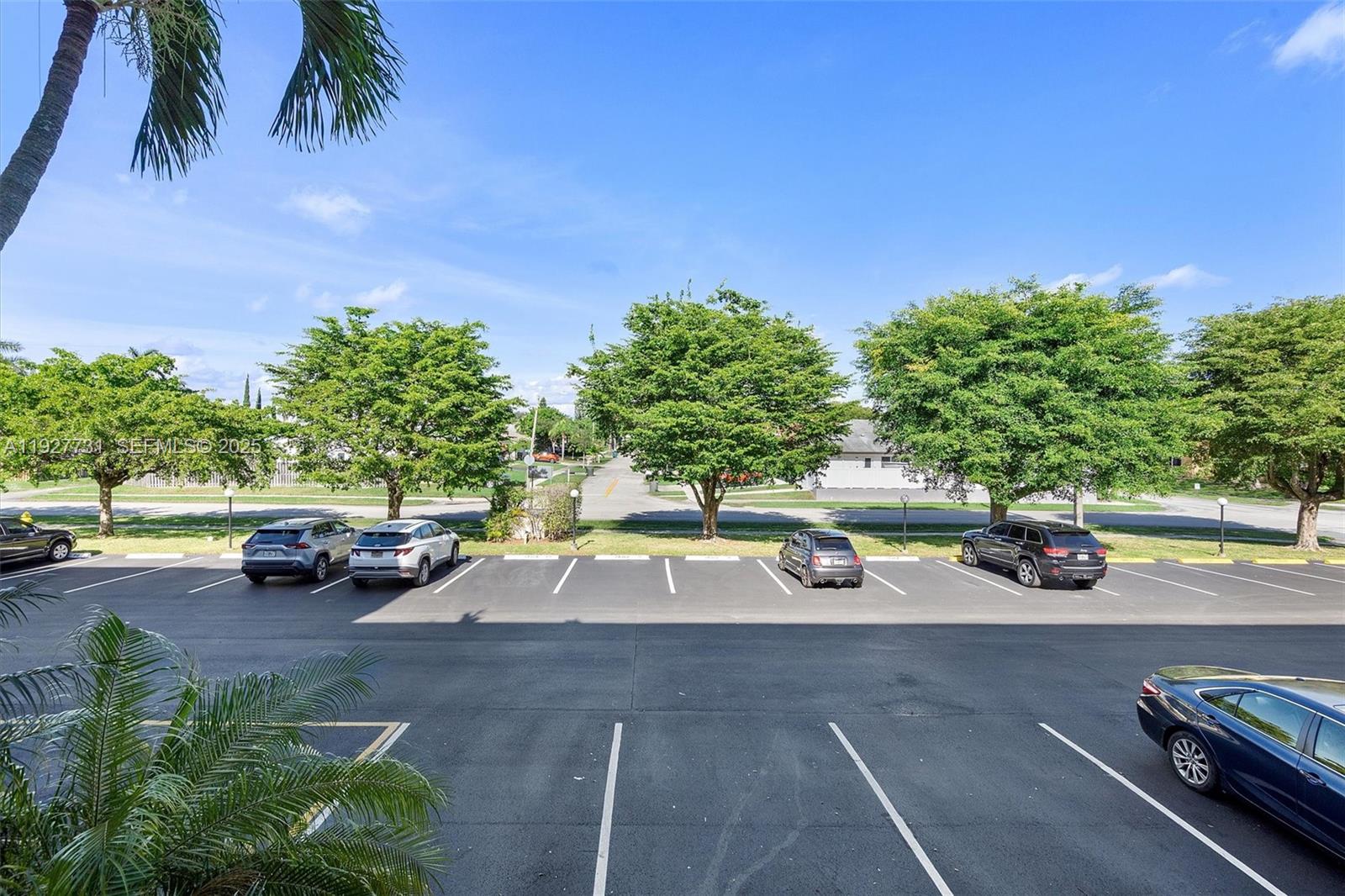 MEADOWBROOK LAKES CONDO - Residential