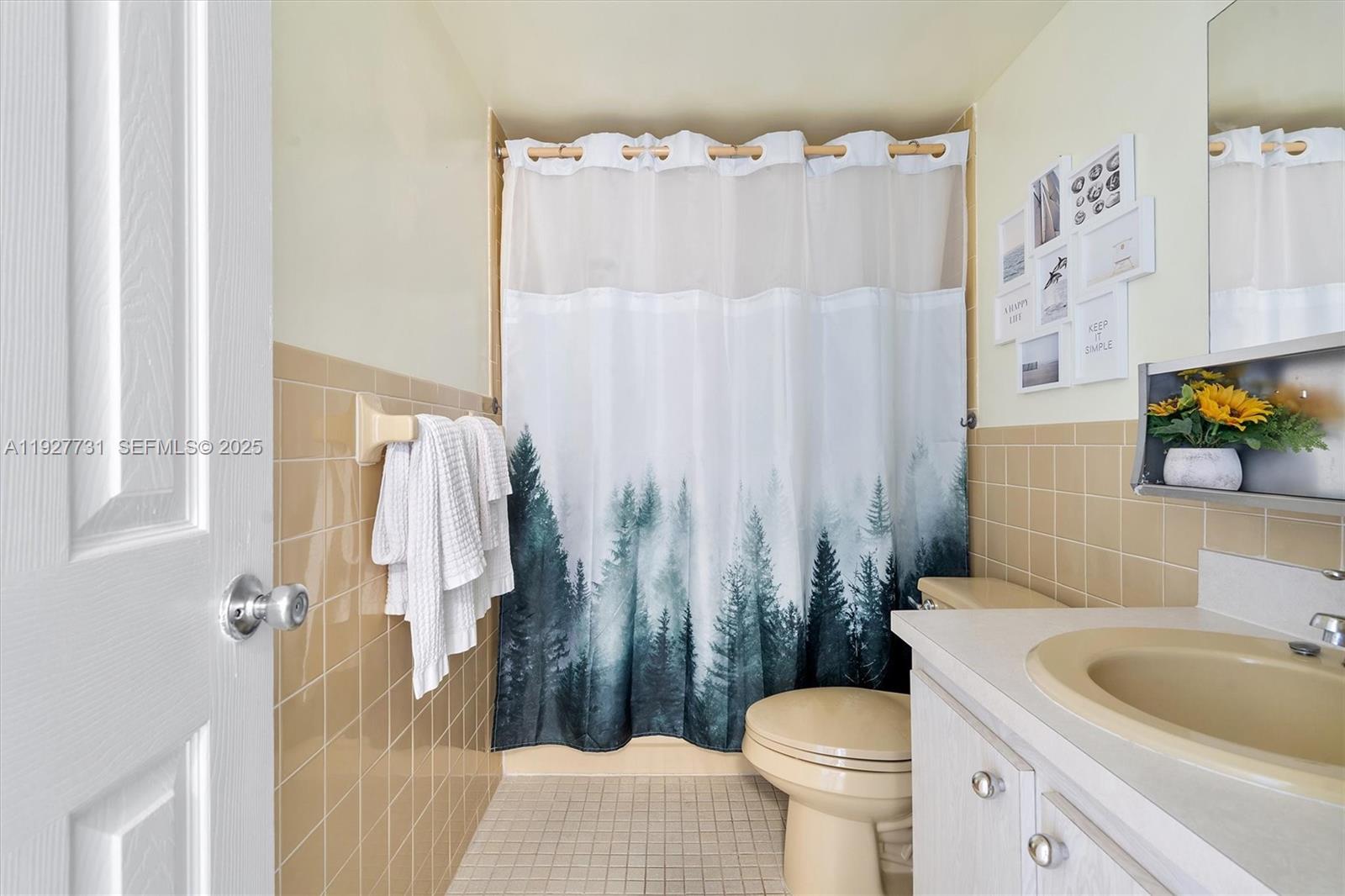 MEADOWBROOK LAKES CONDO - Residential