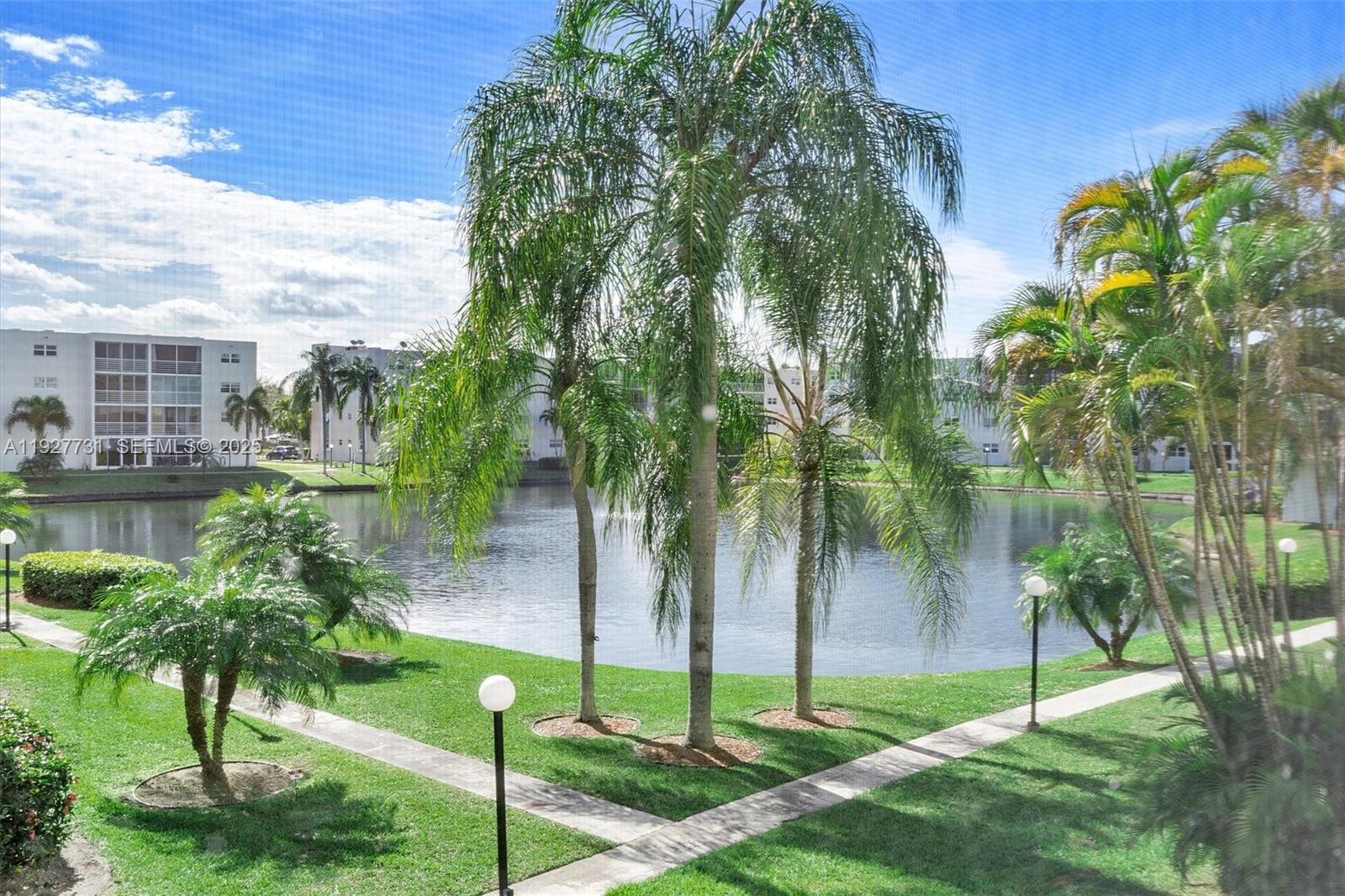 MEADOWBROOK LAKES CONDO - Residential