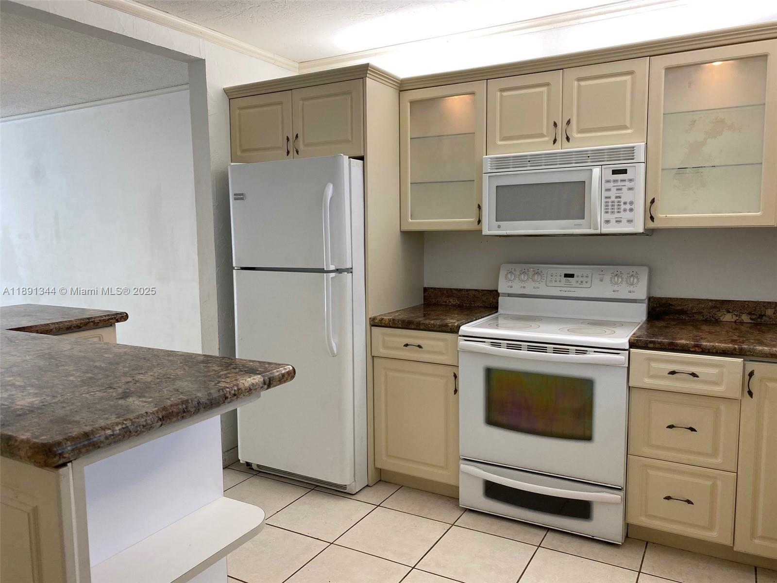 PINEWOOD - Residential Lease