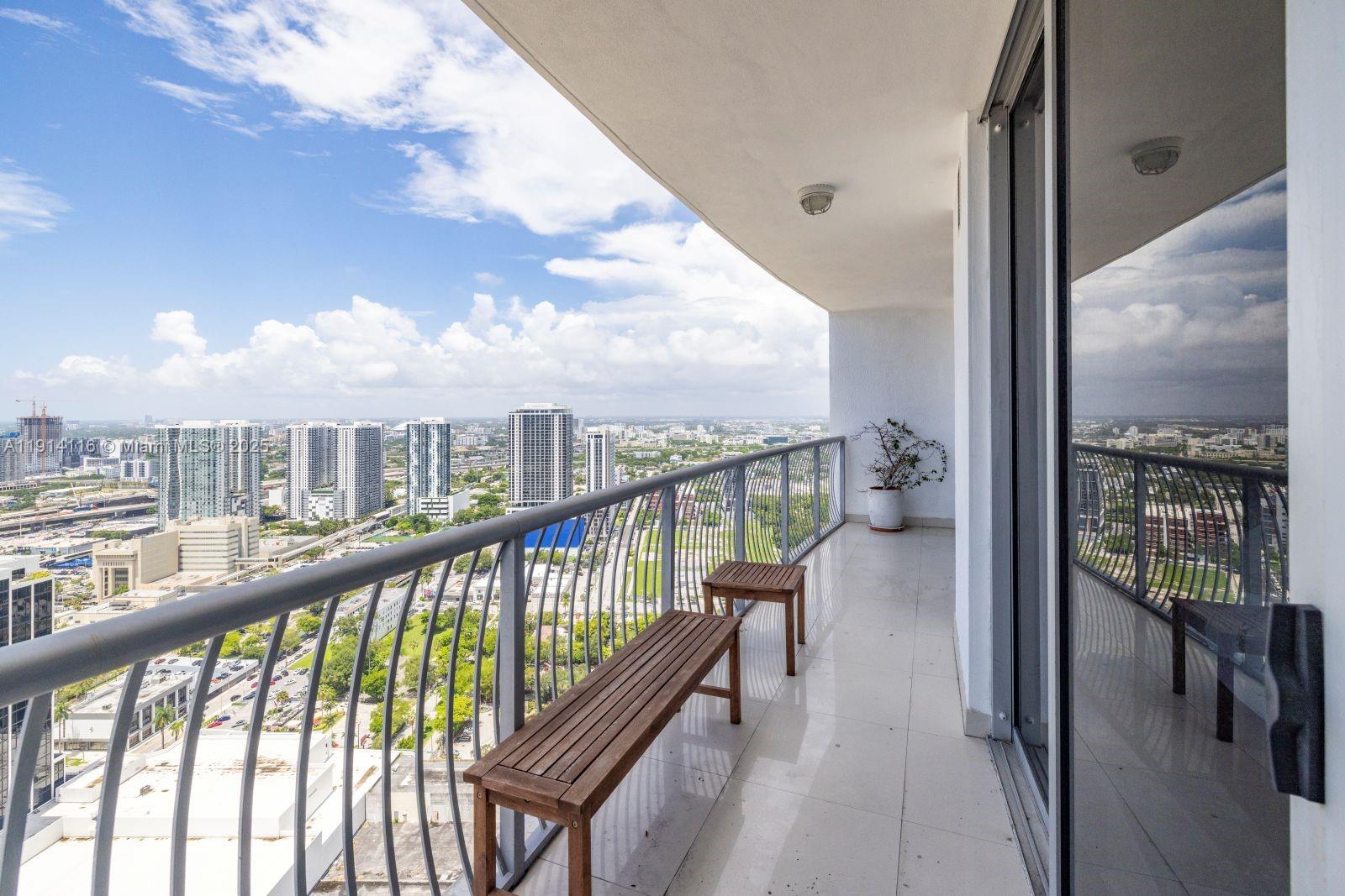 OPERA TOWER CONDO - Residential