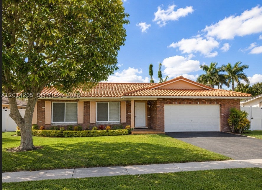 5240 SW 10th Ct