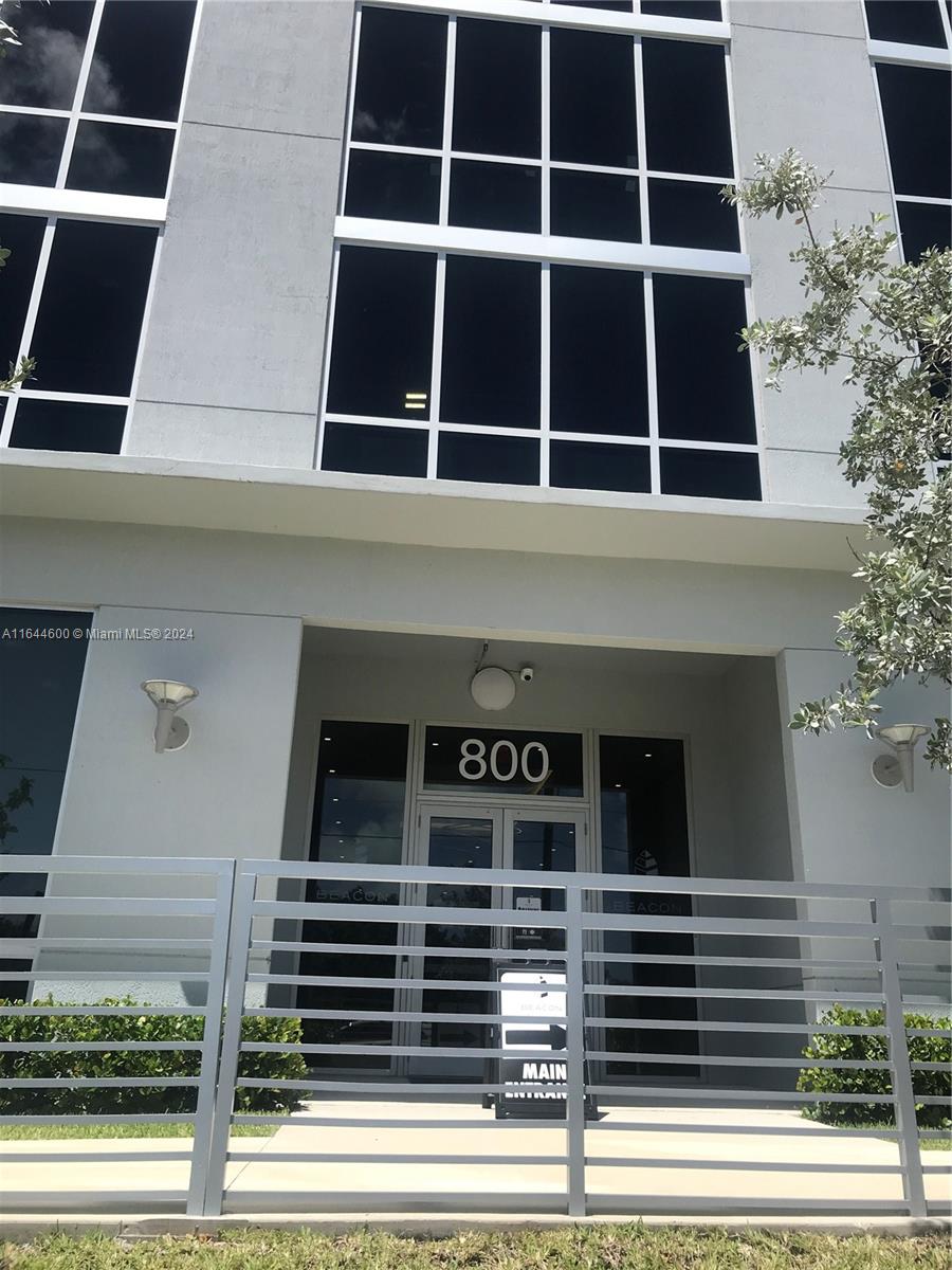 Discover your next business headquarters in this exceptional office space, located in a stunning, newly constructed building completed in 2019.
As you enter, you’ll be greeted by an impressive front desk that sets a professional tone from the moment you walk in. On the ground floor, a stylish café provides the perfect spot for casual meetings, coffee breaks, or lunch with clients.
Located in an unbeatable area, this office space offers unparalleled convenience and accessibility. Whether you're looking to elevate your business presence or seeking an investment in prime real estate, this office space is a must-see.