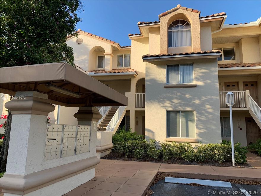 Generous apartment at one of the best maintained Complex in the area. Unit consists of an open format kitchen with livingroom and dinning room. Property is located on the first floor, so no stairs which is a plus. Complex offers amenities such as club house, pool, jacuzzi, tennis court, gym, among others. Great for a starter condo or for investment. Currently rented for $1,120, it does have the option of 60 days termination in the event of personal use.