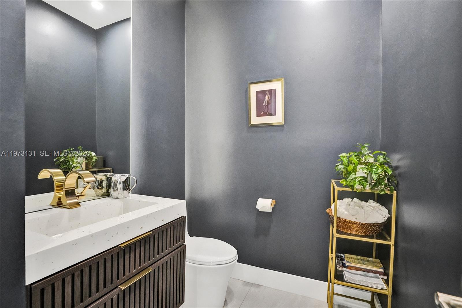 PRESIDENTIAL ESTATES REPL - Residential