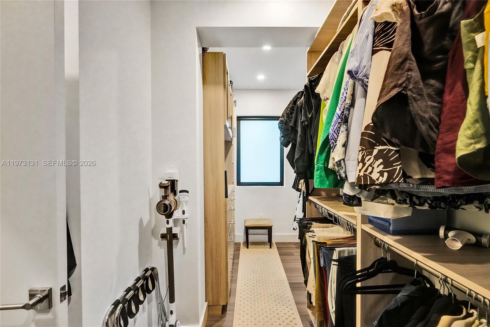 PRESIDENTIAL ESTATES REPL - Residential