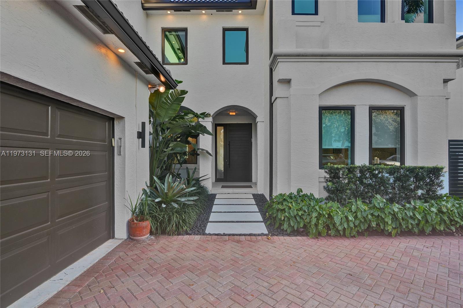 PRESIDENTIAL ESTATES REPL - Residential