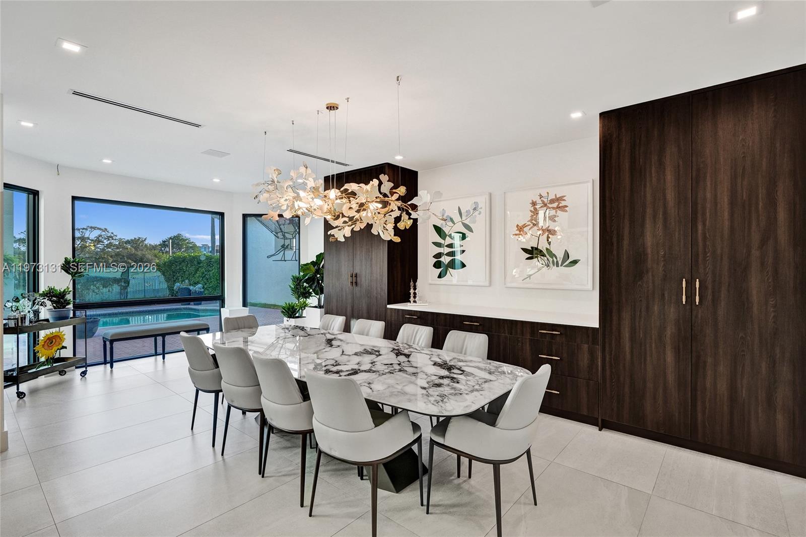 PRESIDENTIAL ESTATES REPL - Residential