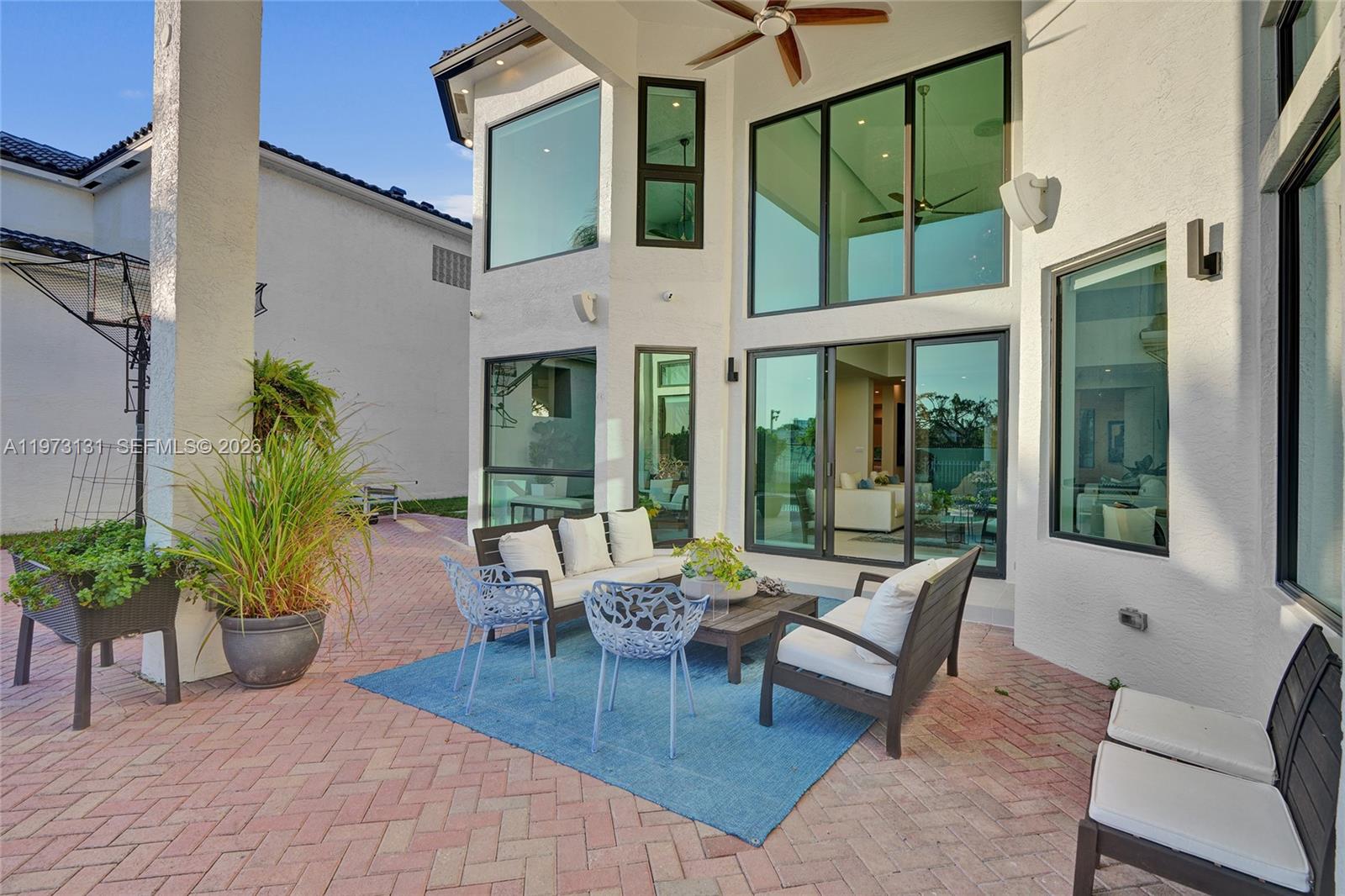 PRESIDENTIAL ESTATES REPL - Residential