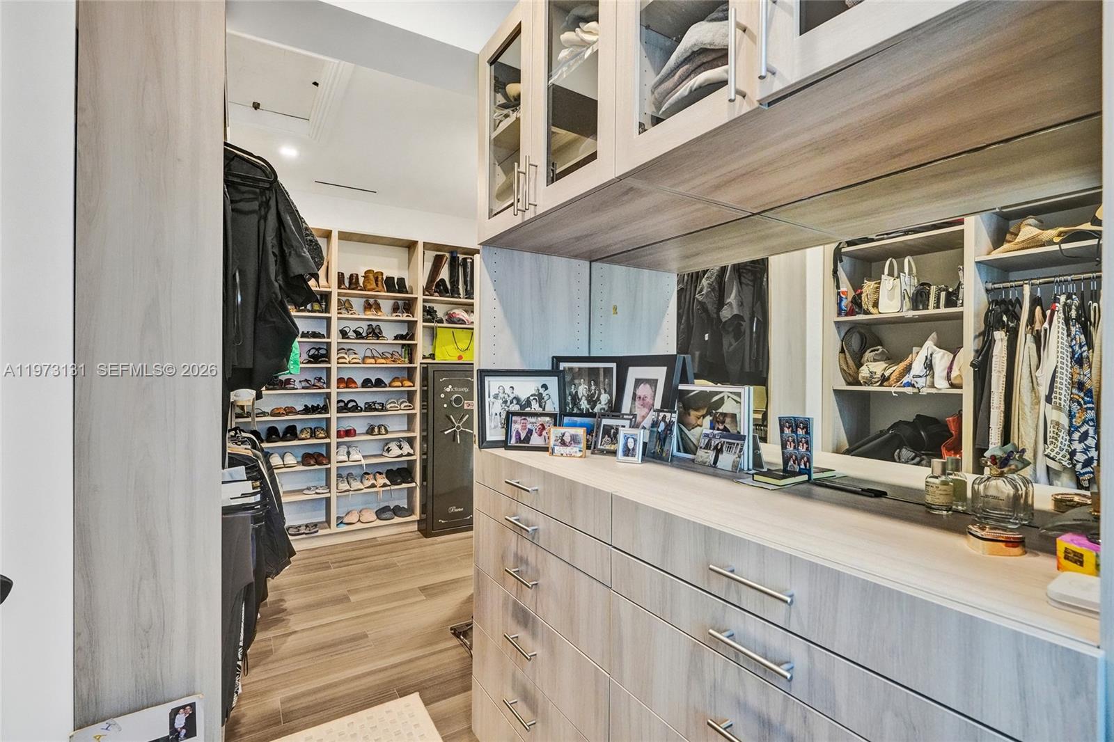 PRESIDENTIAL ESTATES REPL - Residential