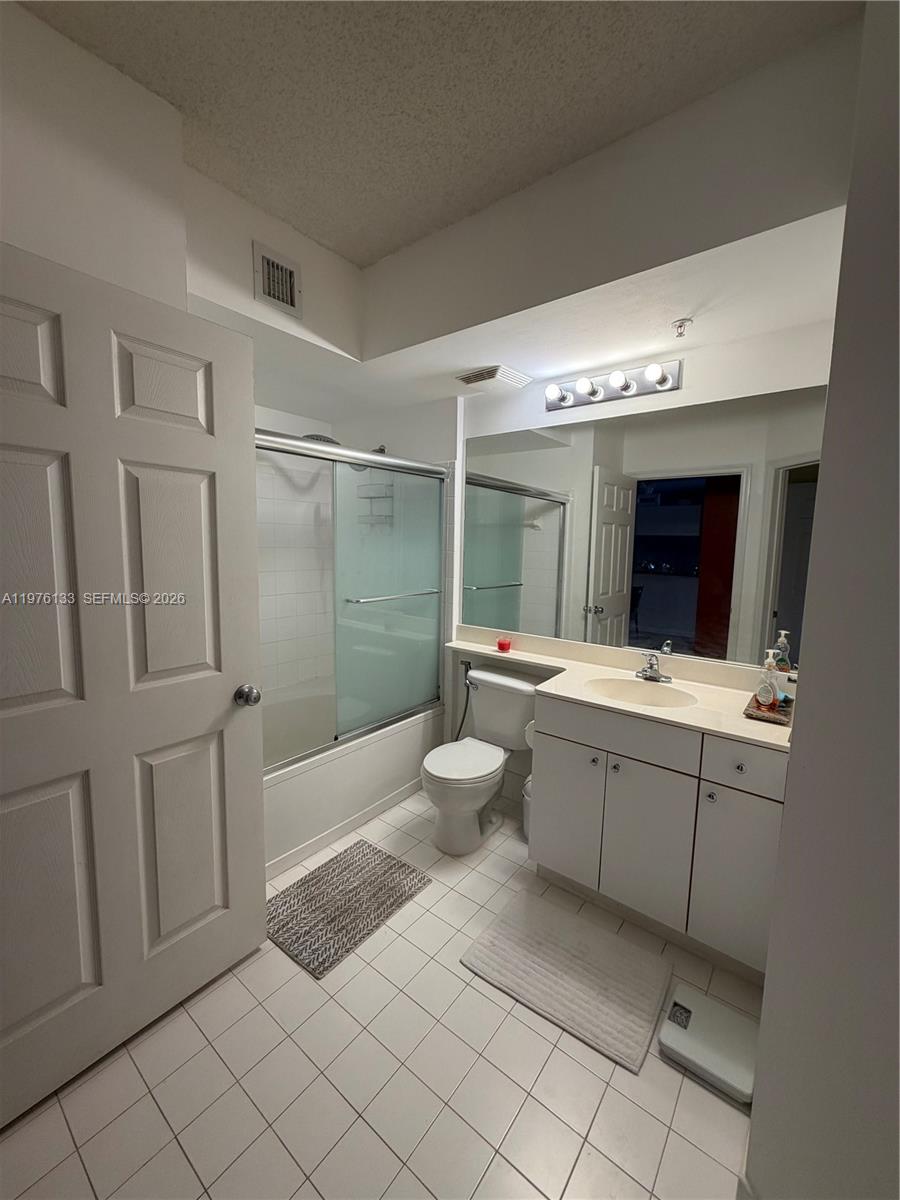 PORTO BELLAGIO CONDO - Residential Lease