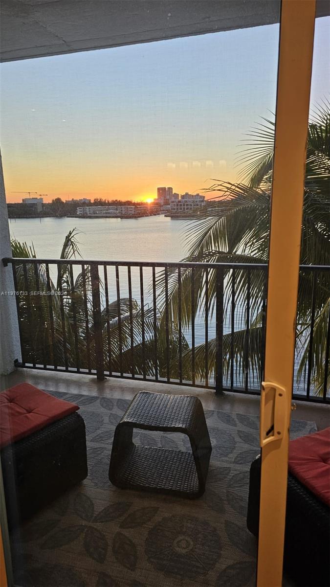 PORTO BELLAGIO CONDO - Residential Lease