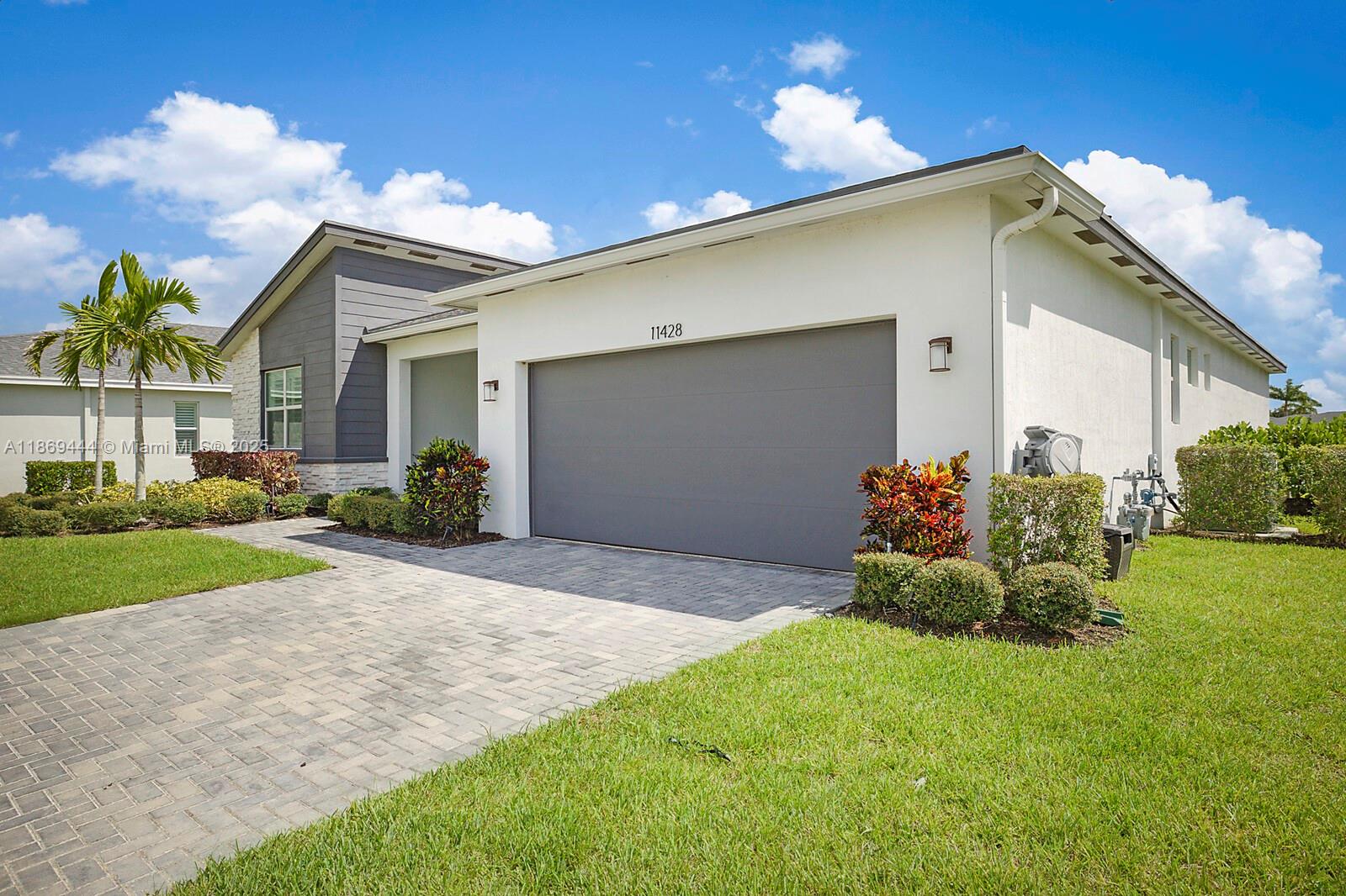 MATTAMY AT SOUTHERN GROVE - Residential