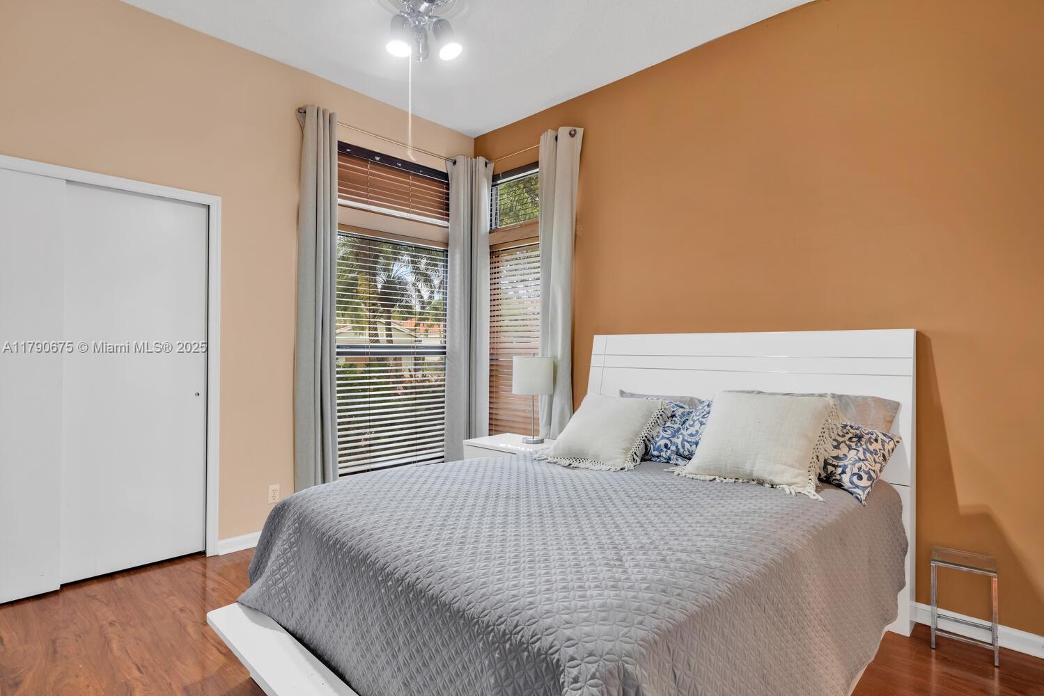 Glen Oaks - Residential