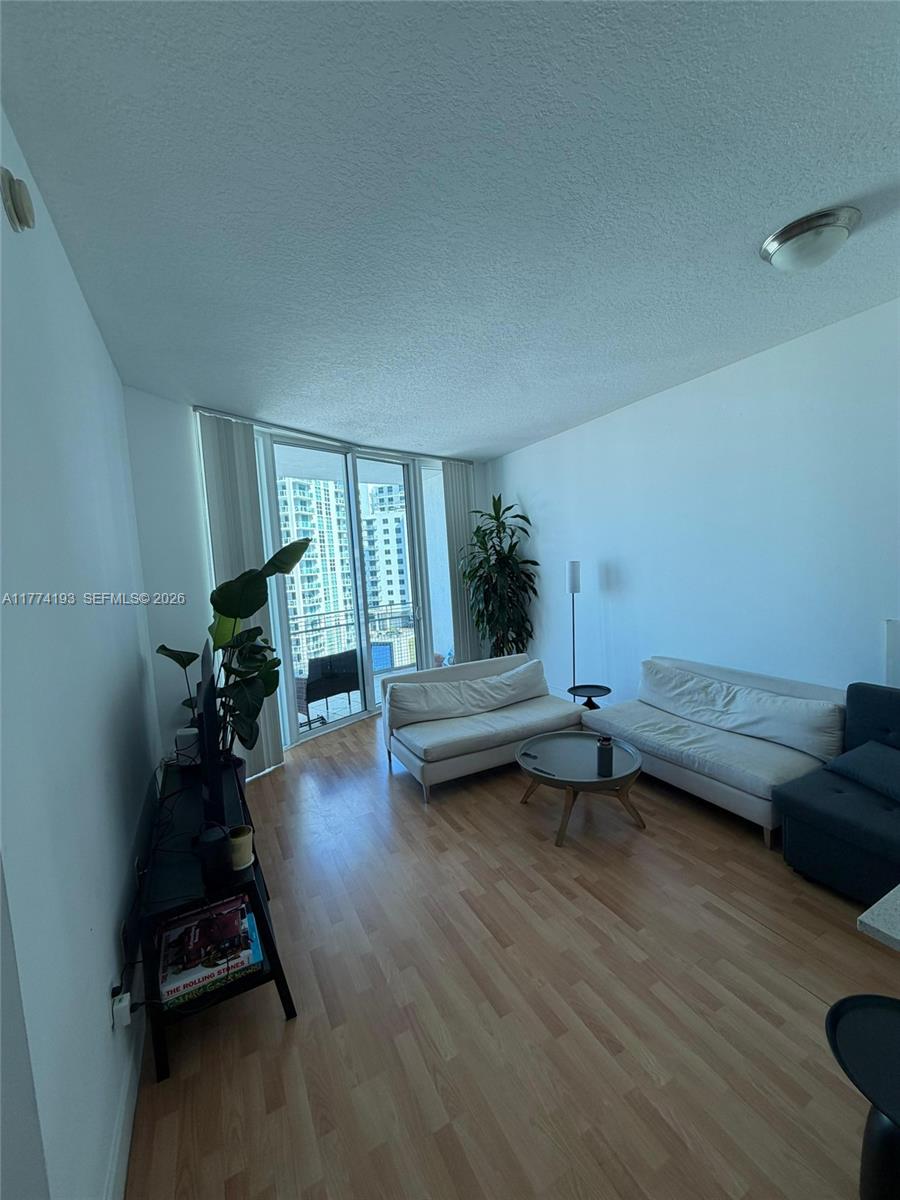 CITY 24 CONDO - Residential
