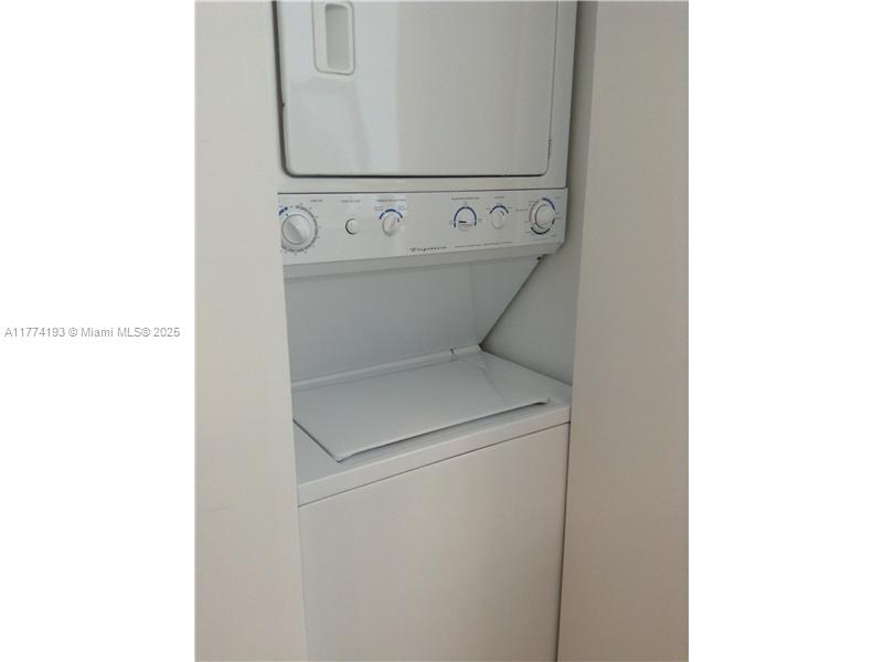 350 NE 24th St 1108