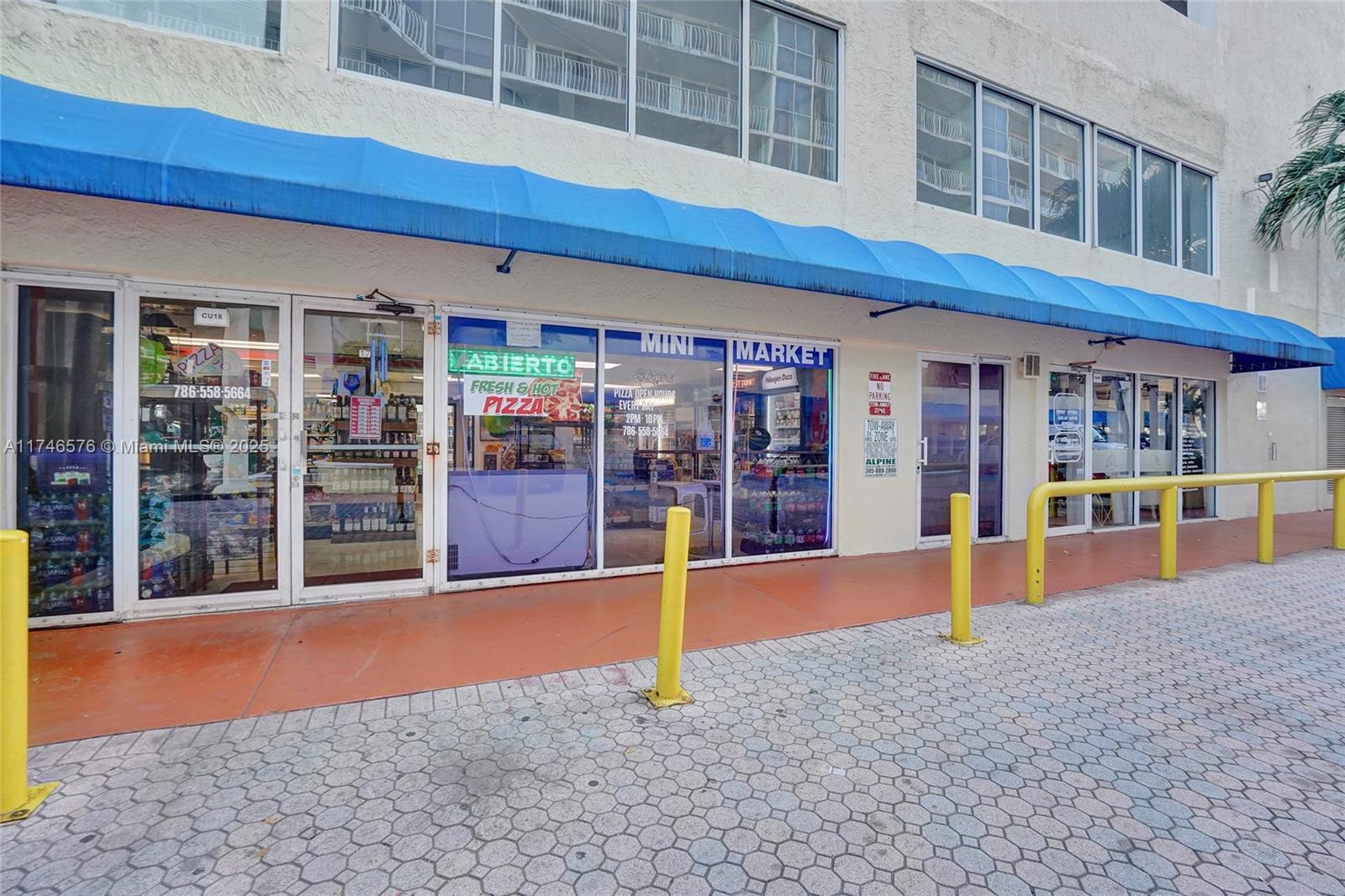 Main image without alt text