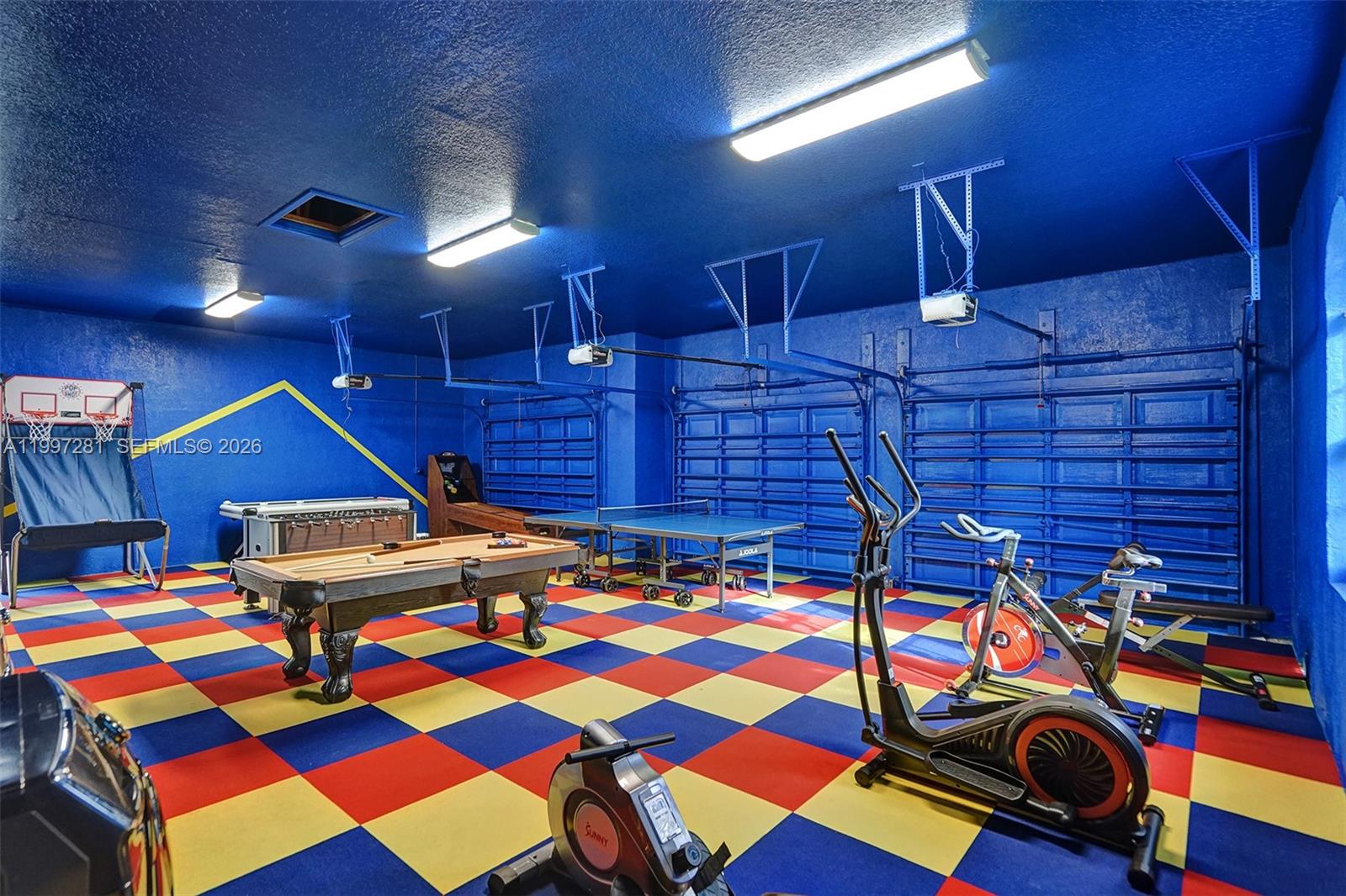 PINE MEADOW ESTATES - Residential Lease