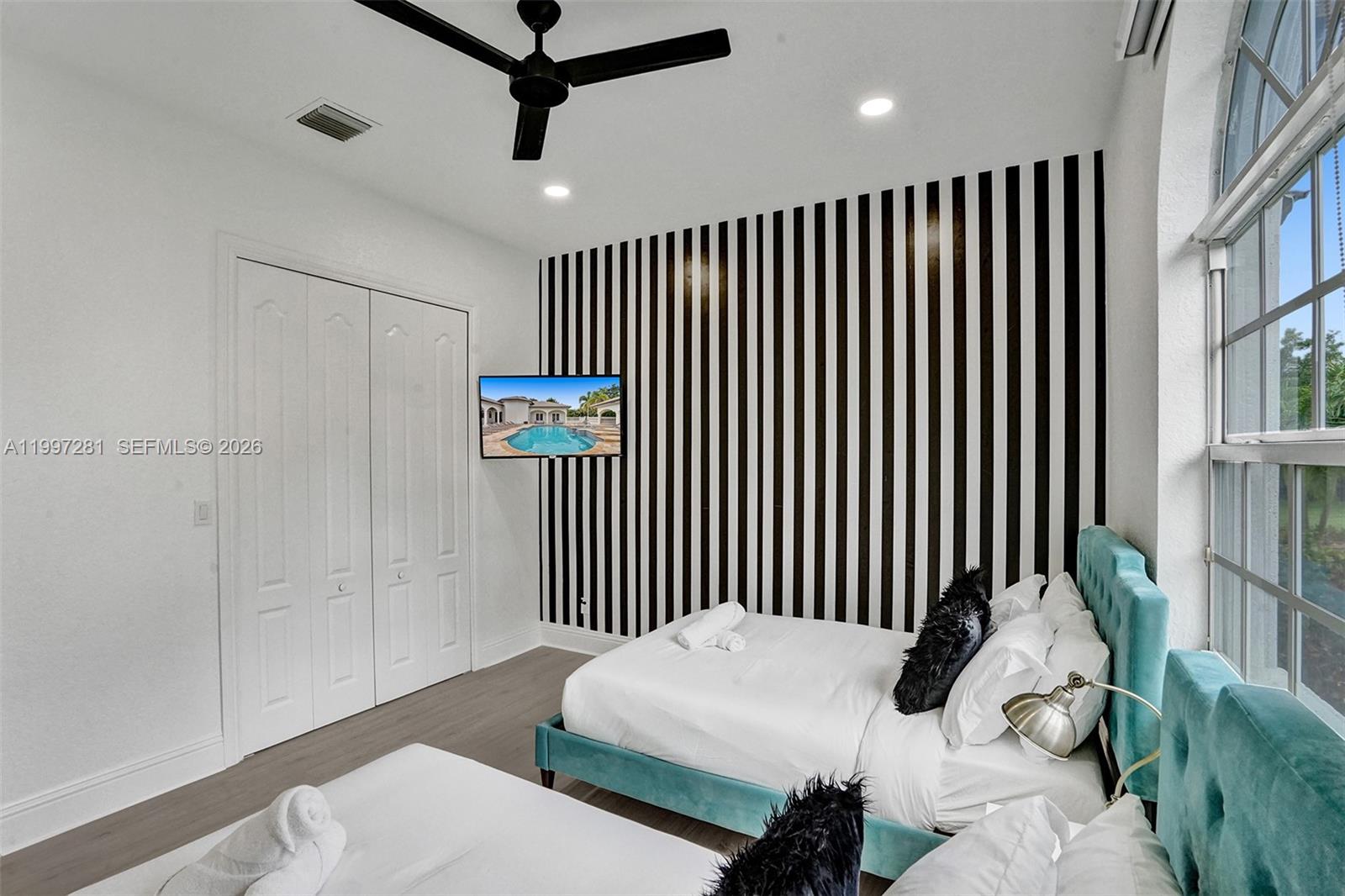 PINE MEADOW ESTATES - Residential Lease