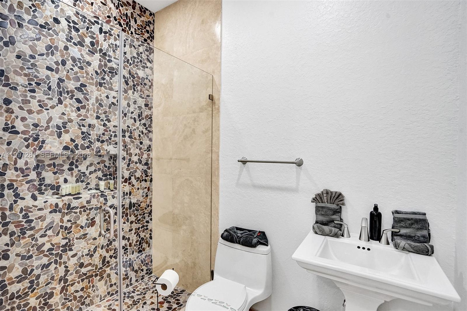 PINE MEADOW ESTATES - Residential Lease