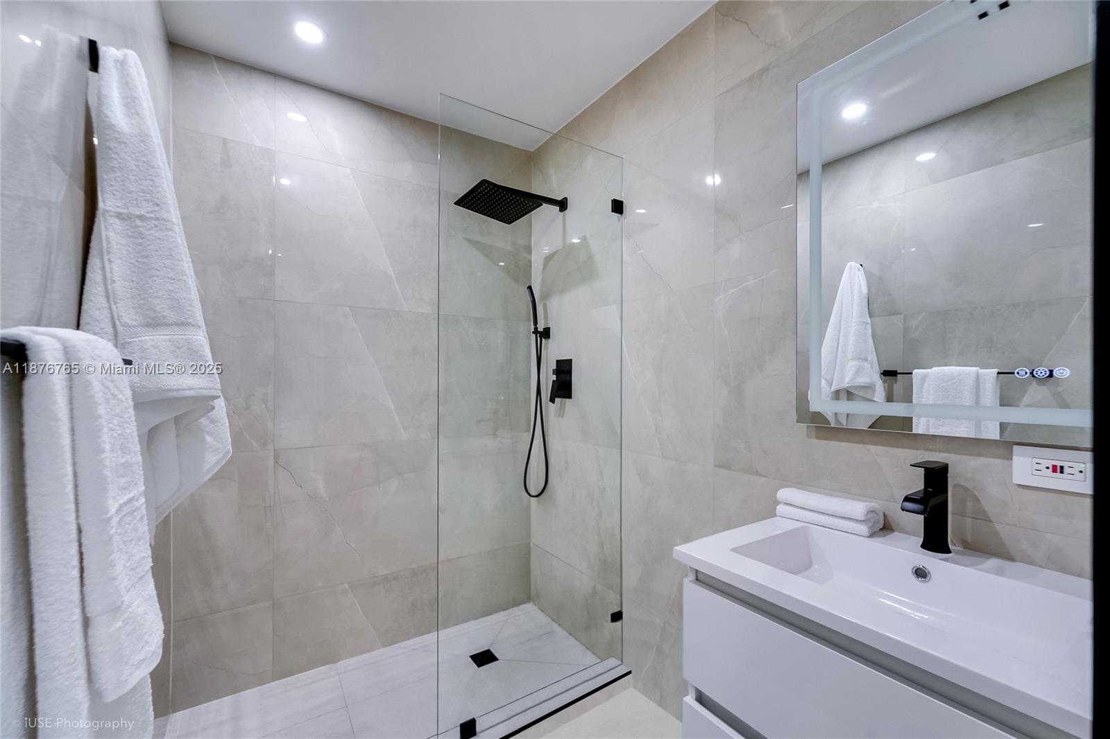 DAVIS HARBOR - Residential