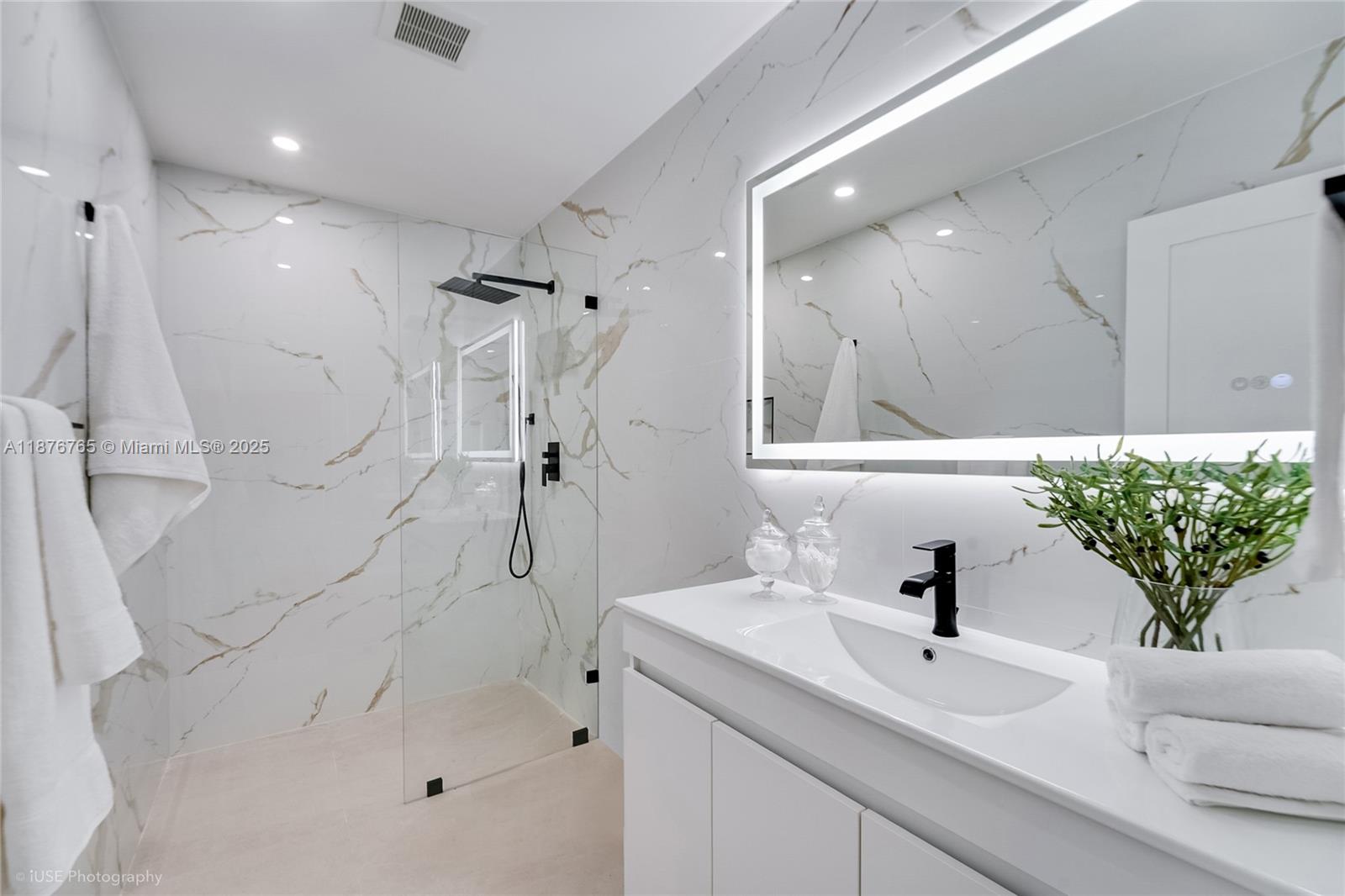 DAVIS HARBOR - Residential