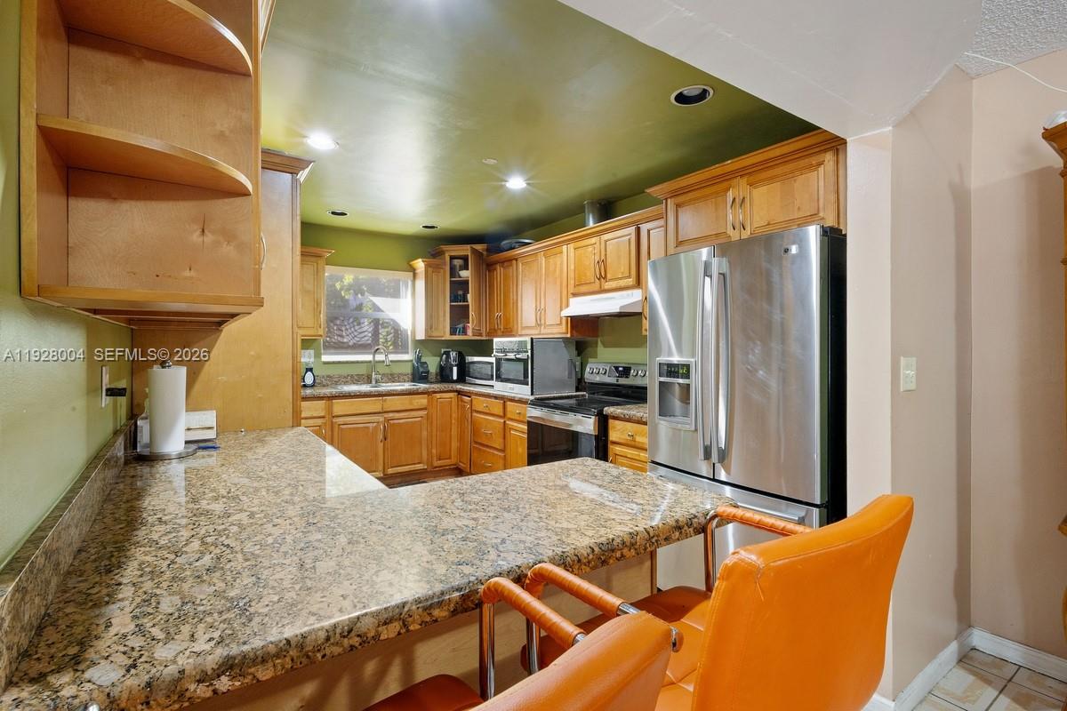 HIGHLAND MANOR SEC 4 - Residential