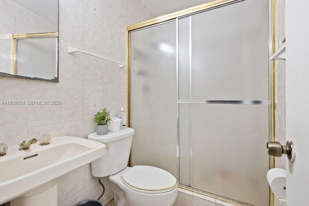 HIGHLAND MANOR SEC 4 - Residential