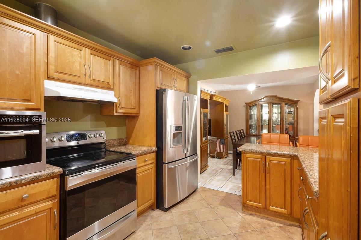 HIGHLAND MANOR SEC 4 - Residential