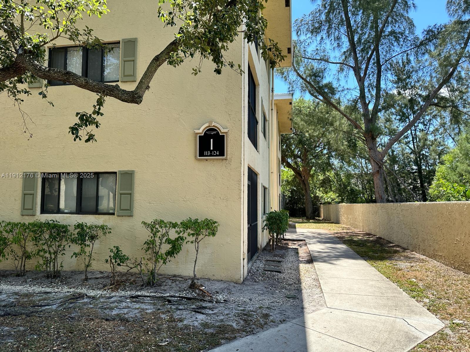 MARINA OAKS CONDO - Residential Lease