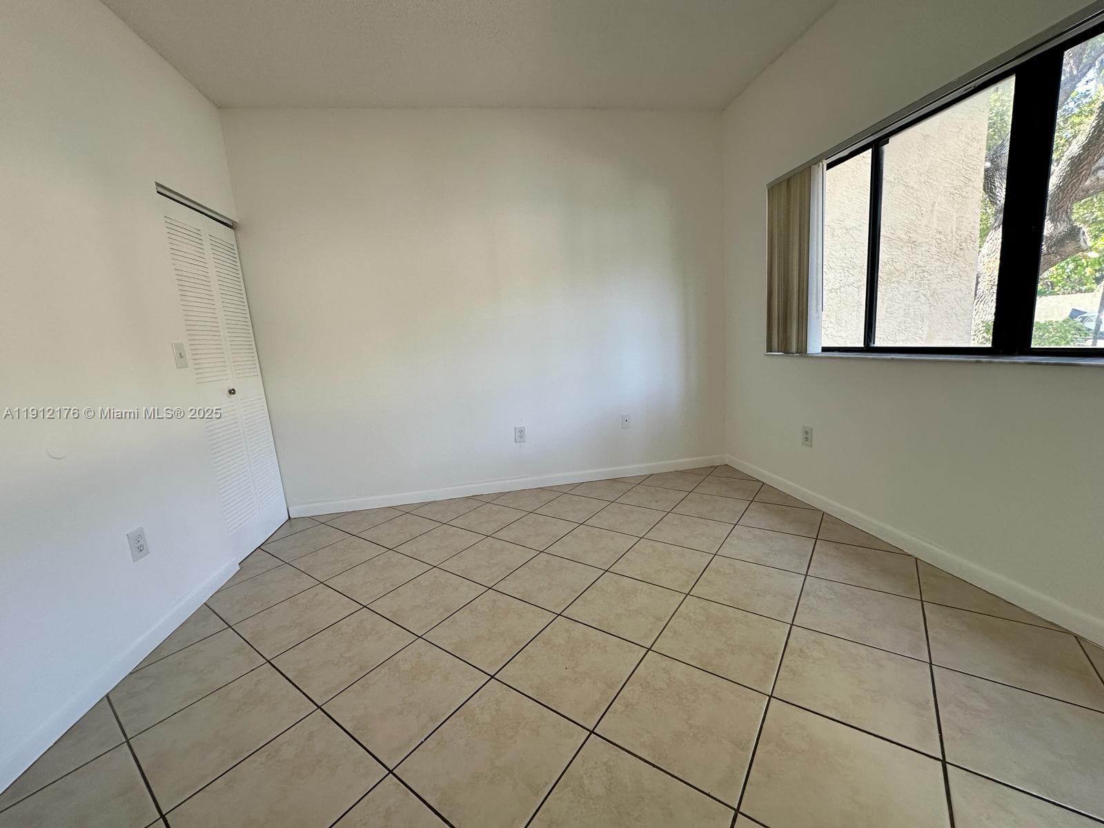 MARINA OAKS CONDO - Residential Lease