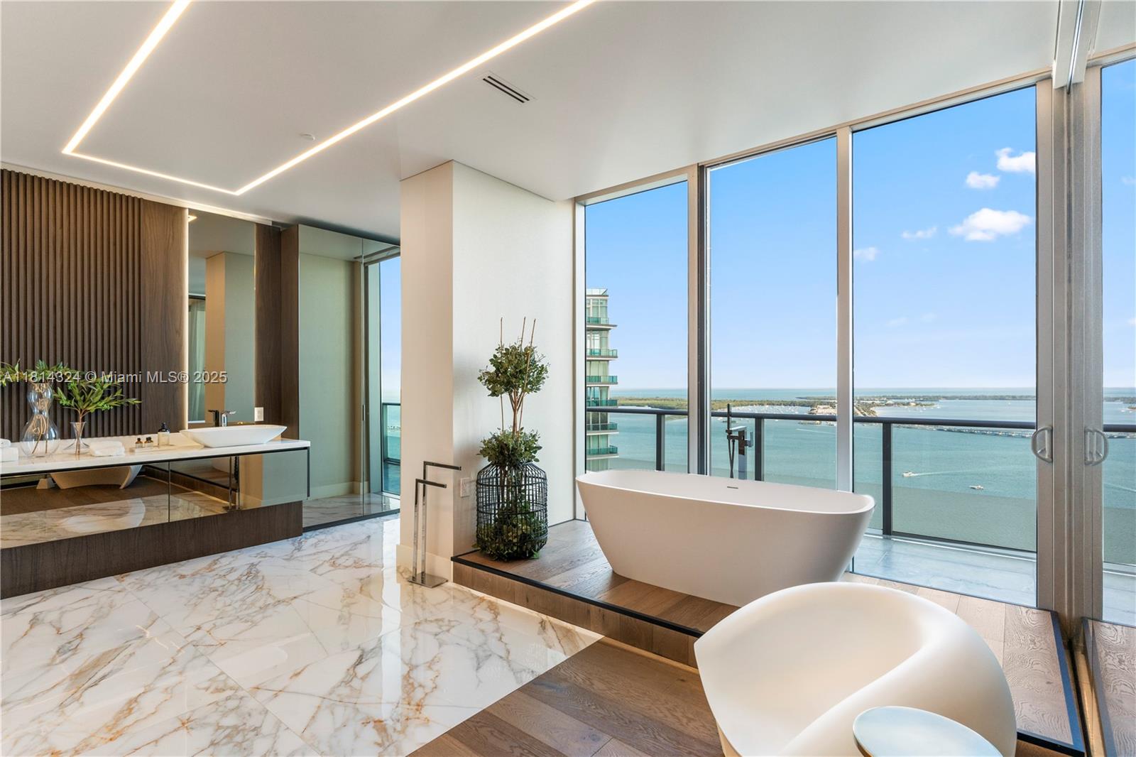 BRICKELLHOUSE CONDO - Residential
