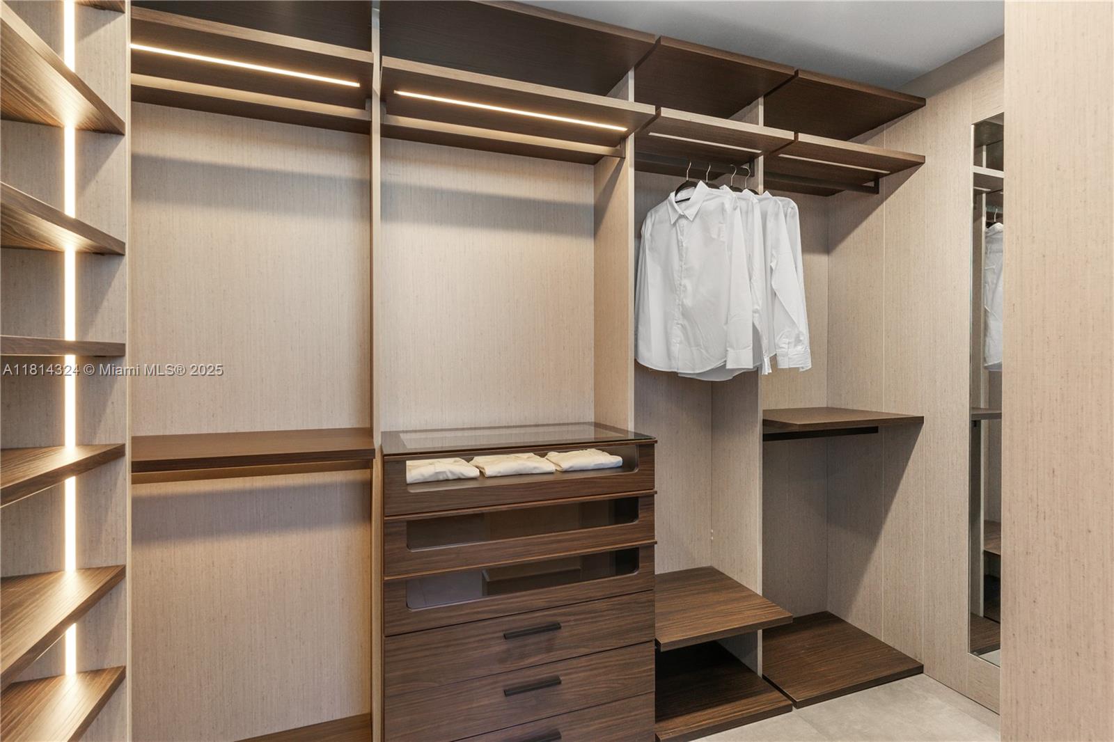 BRICKELLHOUSE CONDO - Residential