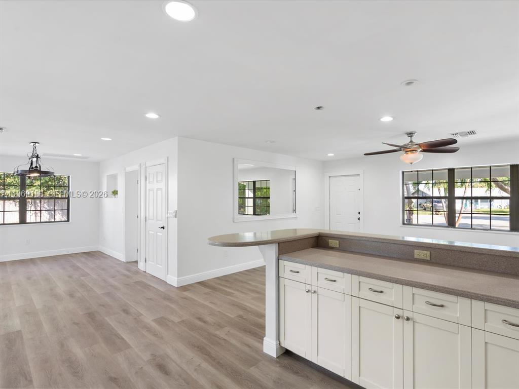 CORAL MANOR FIRST ADD - Residential Lease