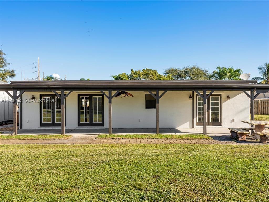 CORAL MANOR FIRST ADD - Residential Lease