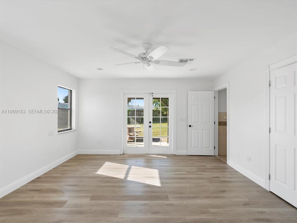 CORAL MANOR FIRST ADD - Residential Lease