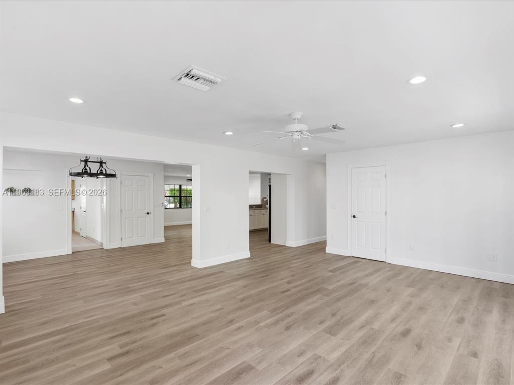 CORAL MANOR FIRST ADD - Residential Lease