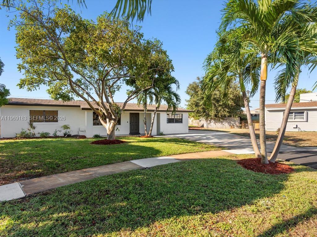 CORAL MANOR FIRST ADD - Residential Lease