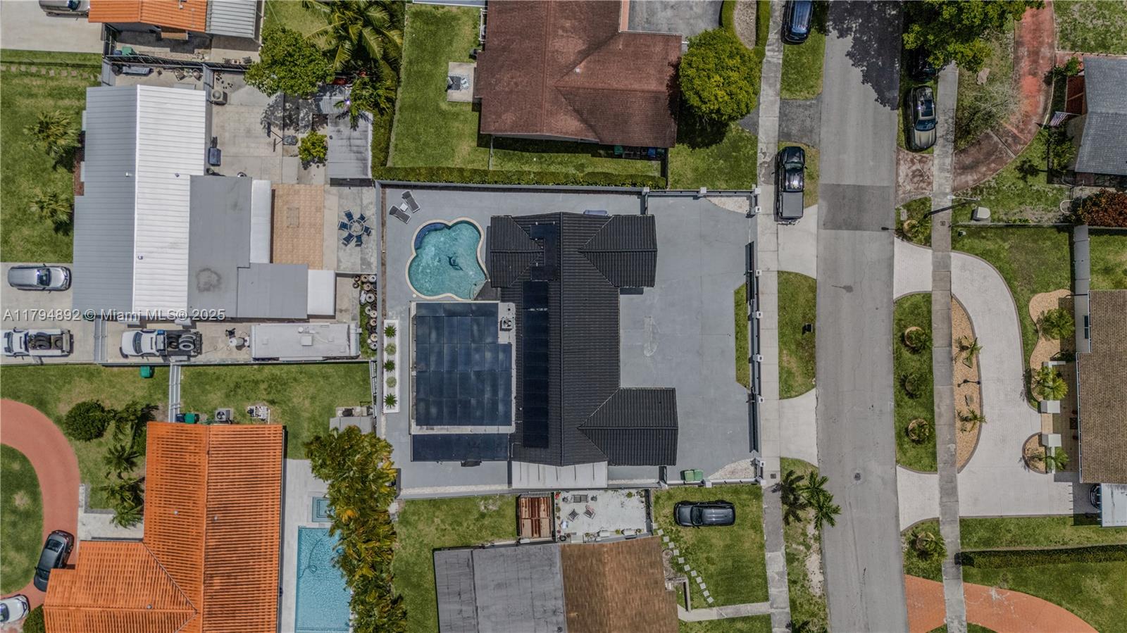 2901 Village Green Dr