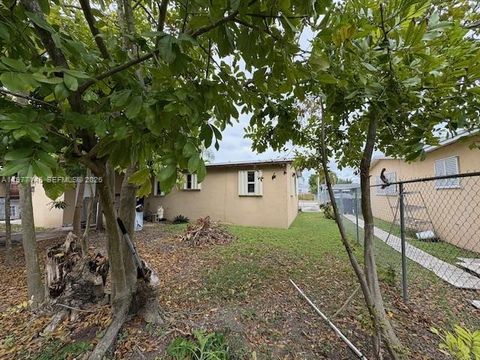 Tiny photo for 10730 SW 222nd Dr, Miami, FL 33170 (MLS # A11977145)