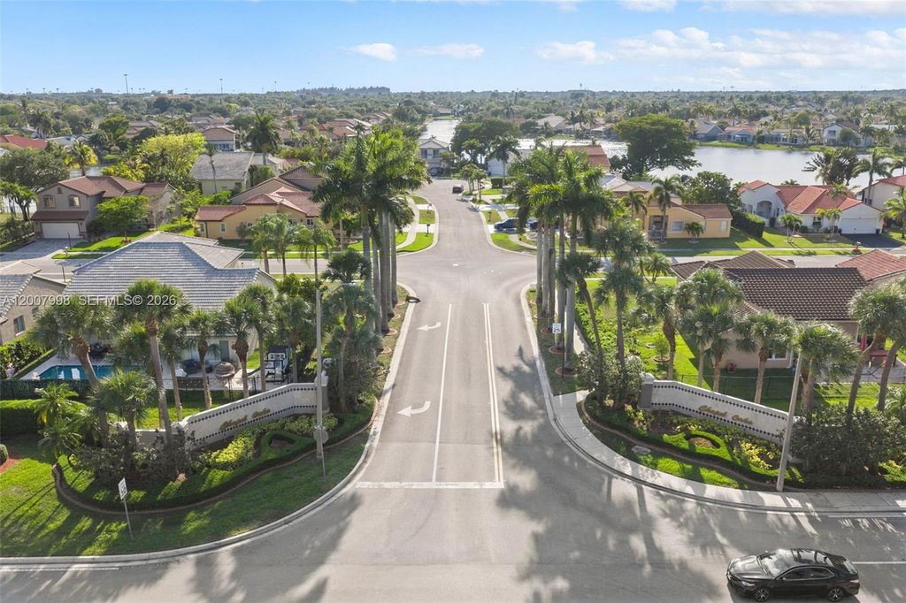 Photo of 131 NW 187th Ave, Pembroke Pines, FL 33029 (MLS # A12007998)